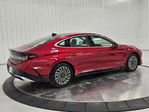 Ultimate red 2025 Hyundai SONATA Hybrid Limited