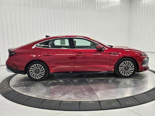 Ultimate red 2025 Hyundai SONATA Hybrid Limited