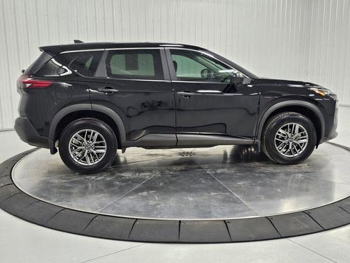 Super Black 2023 Nissan Rogue S