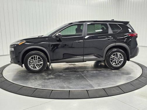 Super Black 2023 Nissan Rogue S
