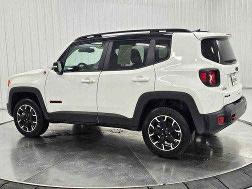 2023 Jeep Renegade Trailhawk