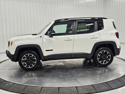 Alpine White Clearcoat 2023 Jeep Renegade Trailhawk