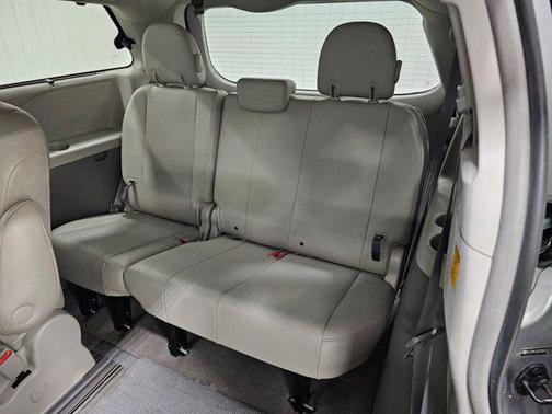 2011 Toyota Sienna XLE