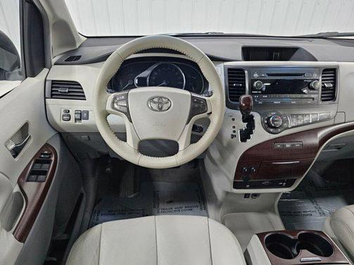 2011 Toyota Sienna XLE