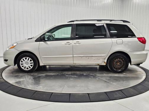 Silver Shadow Pearl 2006 Toyota Sienna LE