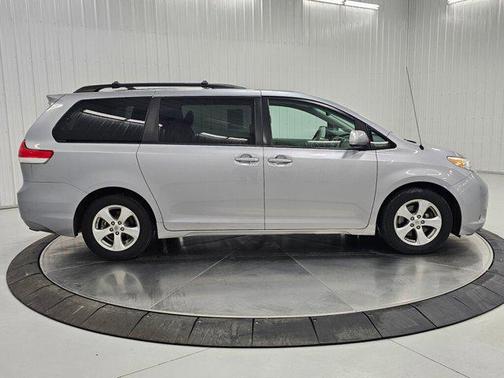 2012 Toyota Sienna LE