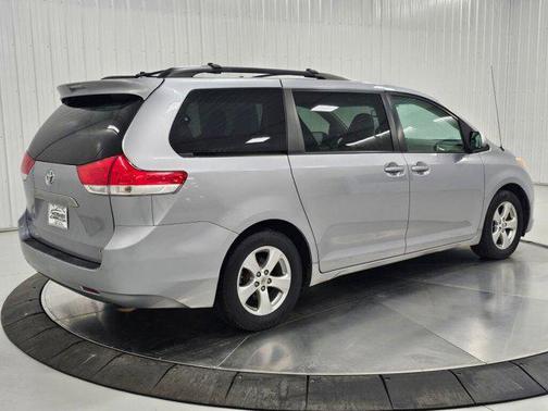 2012 Toyota Sienna LE