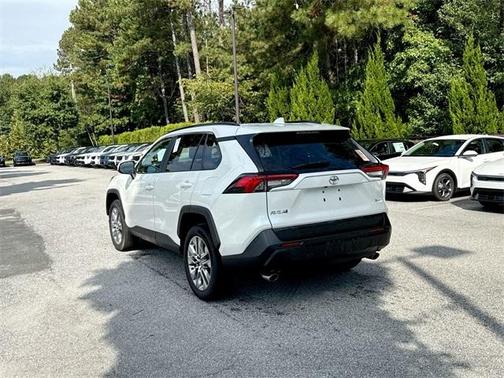 2022 Toyota RAV4 XLE Premium