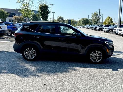 2022 Kia Seltos S