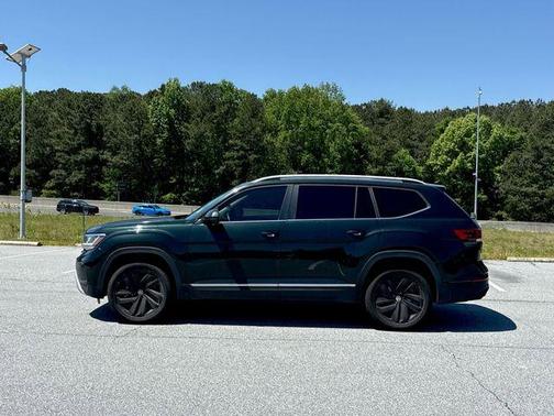 Racing Green 2021 Volkswagen Atlas 3.6 V6 SEL