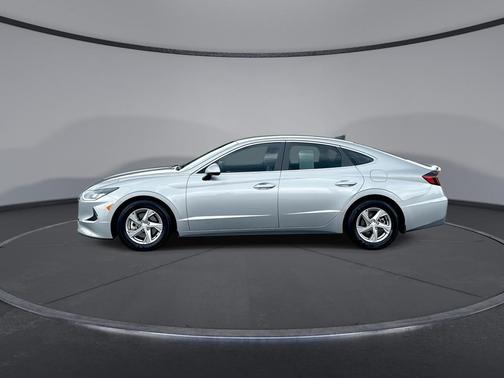 2022 Hyundai SONATA SE