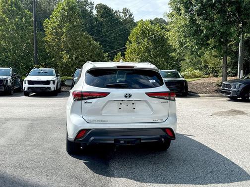 2022 Toyota Highlander Hybrid Limited