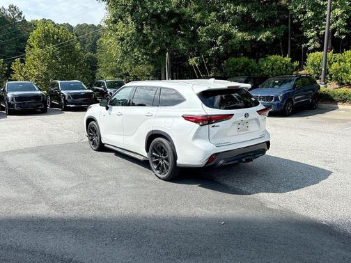 2022 Toyota Highlander Hybrid Limited