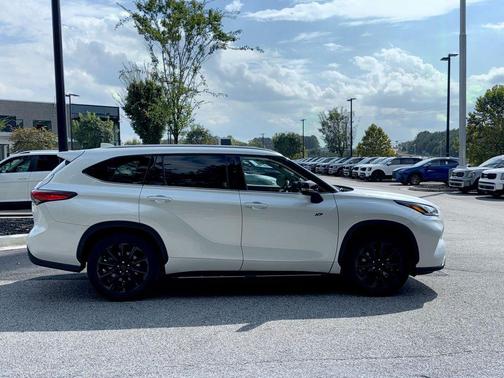 2022 Toyota Highlander Hybrid Limited