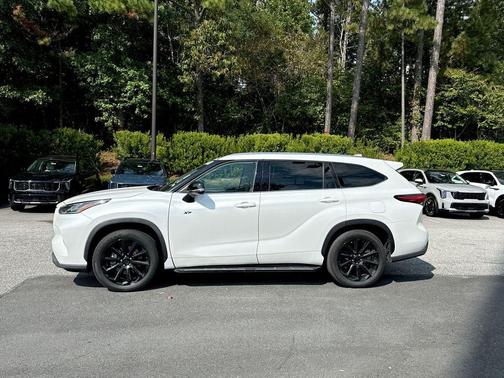 2022 Toyota Highlander Hybrid Limited