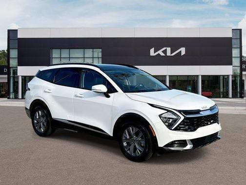 Glacial White Pearl 2023 Kia Sportage SX