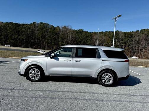 2022 Kia Carnival LXS