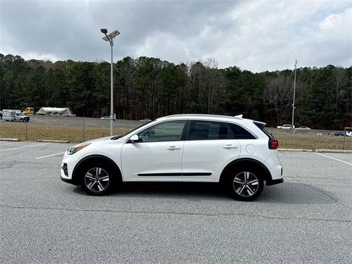 2022 Kia Niro LXS