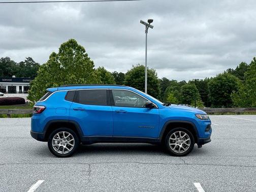 Laser Blue 2022 Jeep Compass Latitude Lux