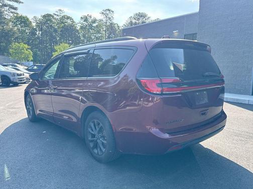 2021 Chrysler Pacifica Touring