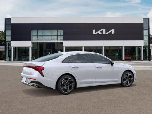 Snow White Pearl 2026 Kia K5 GT-Line