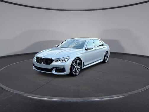 2019 BMW 750 i