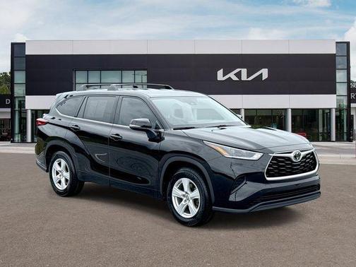 Midnight Black Metallic 2021 Toyota Highlander L