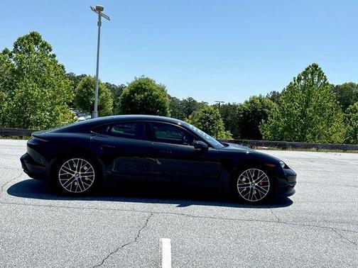 Black 2022 Porsche Taycan Base