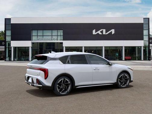 Snow White Pearl 2026 Kia K4 GT-Line