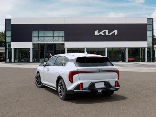 Snow White Pearl 2026 Kia K4 GT-Line