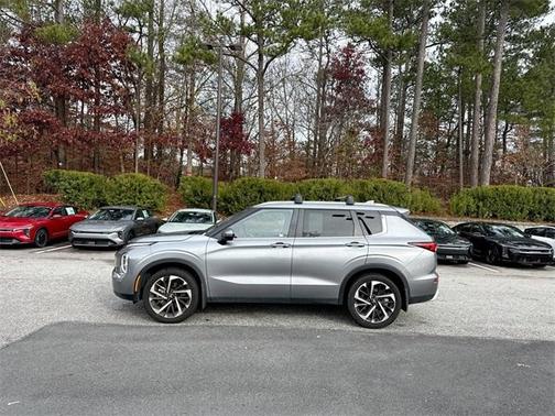 2022 Mitsubishi Outlander SE