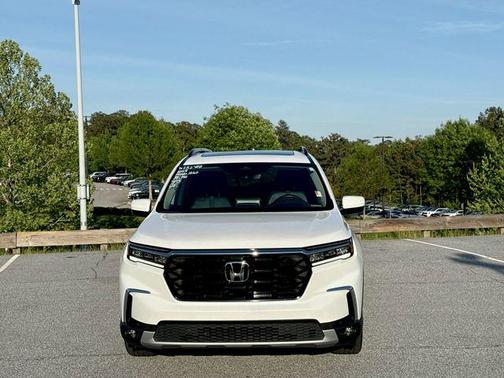 Platinum White Pearl 2024 Honda Pilot Touring