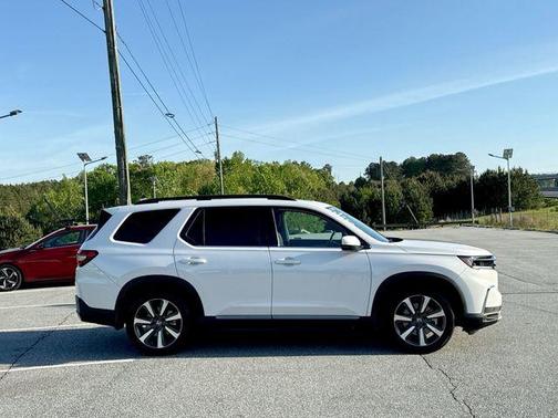 Platinum White Pearl 2024 Honda Pilot Touring