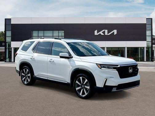 Platinum White Pearl 2024 Honda Pilot Touring