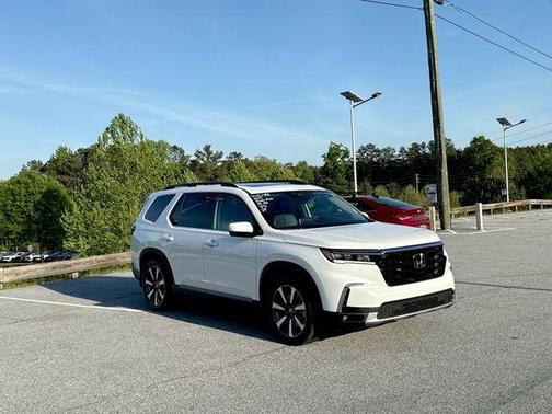 Platinum White Pearl 2024 Honda Pilot Touring