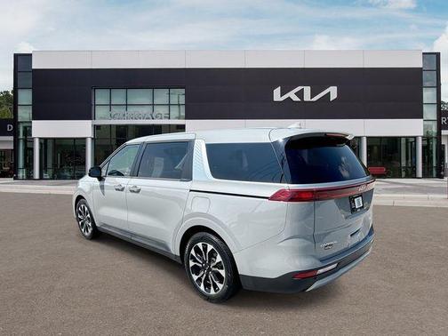 Ceramic Silver 2024 Kia Carnival EX