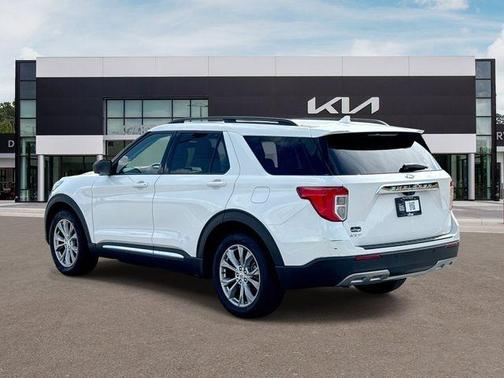 Star White 2023 Ford Explorer XLT
