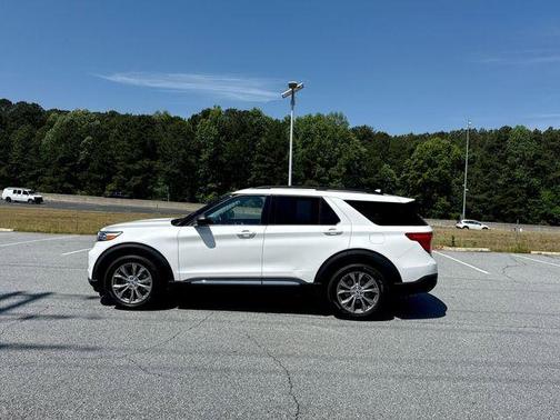 Star White 2023 Ford Explorer XLT
