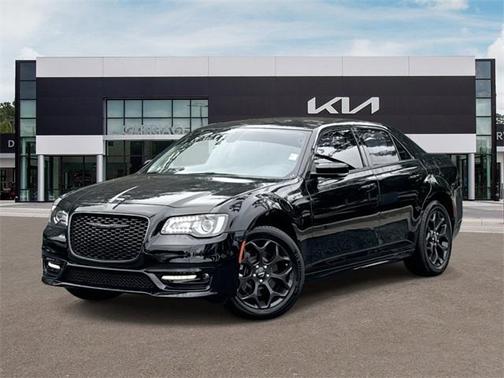 2022 Chrysler 300 Touring L
