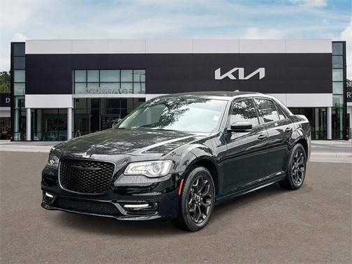 2022 Chrysler 300 Touring L