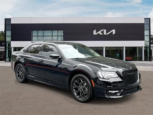 2022 Chrysler 300 Touring L