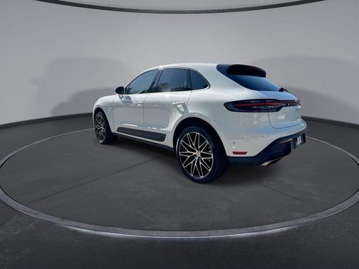 2022 Porsche Macan Base