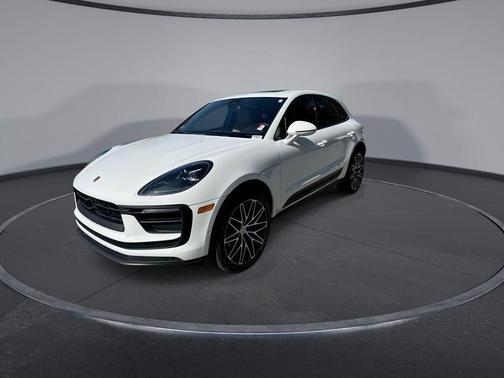 2022 Porsche Macan Base