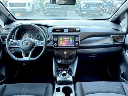 2022 Nissan Leaf SV