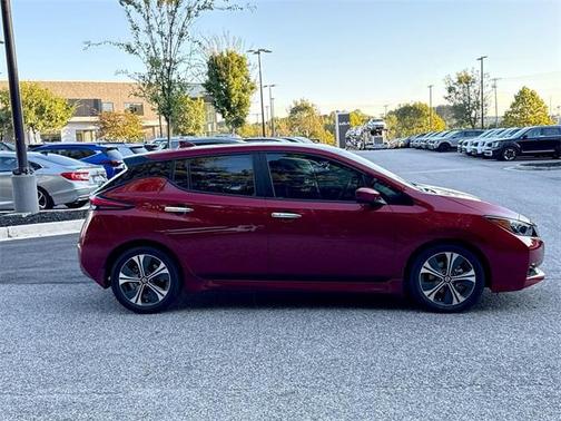 2022 Nissan Leaf SV