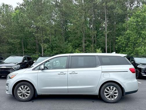 2020 Kia Sedona LX