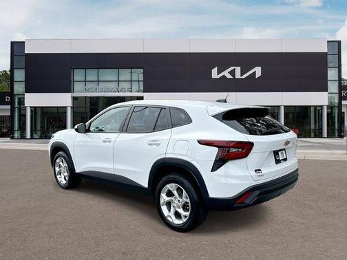 Summit White 2024 Chevrolet Trax LS