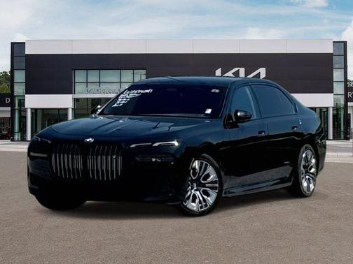 Black Sapphire Metallic 2023 BMW i7 xDrive60