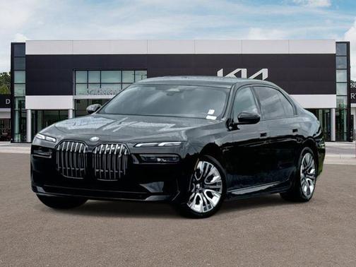Black Sapphire Metallic 2023 BMW i7 xDrive60