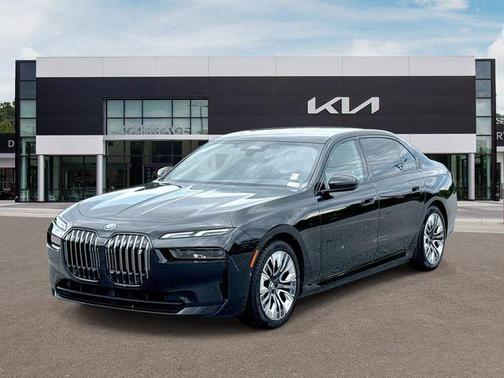 Black Sapphire Metallic 2023 BMW i7 xDrive60